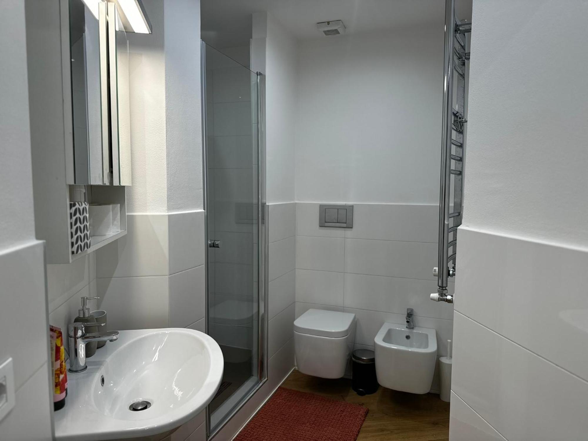 Regina In Porta Lodovica - Wifi E Breakfast Box Apartment Mailand